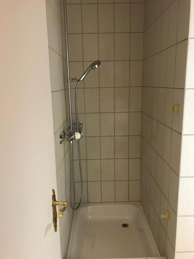 Simple Studio 36M2 In The Center Of Burgdorf Private Parking Small Bathroom Exteriör bild